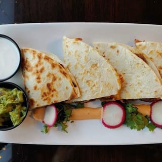 2 Quesadillas Al Gusto