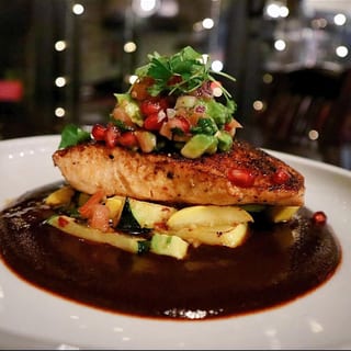Salmon En Mole